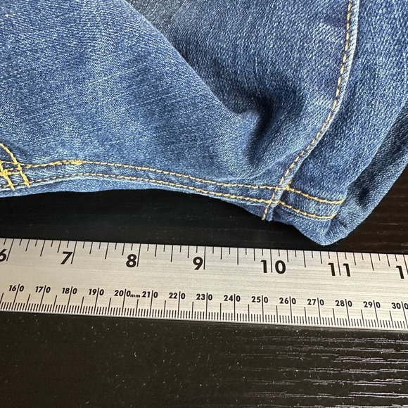 Old Navy The Sweetheart Bootcut Jeans Medium Wash Blue Womens Size 10 Mid 33x32 - Picture 7 of 9
